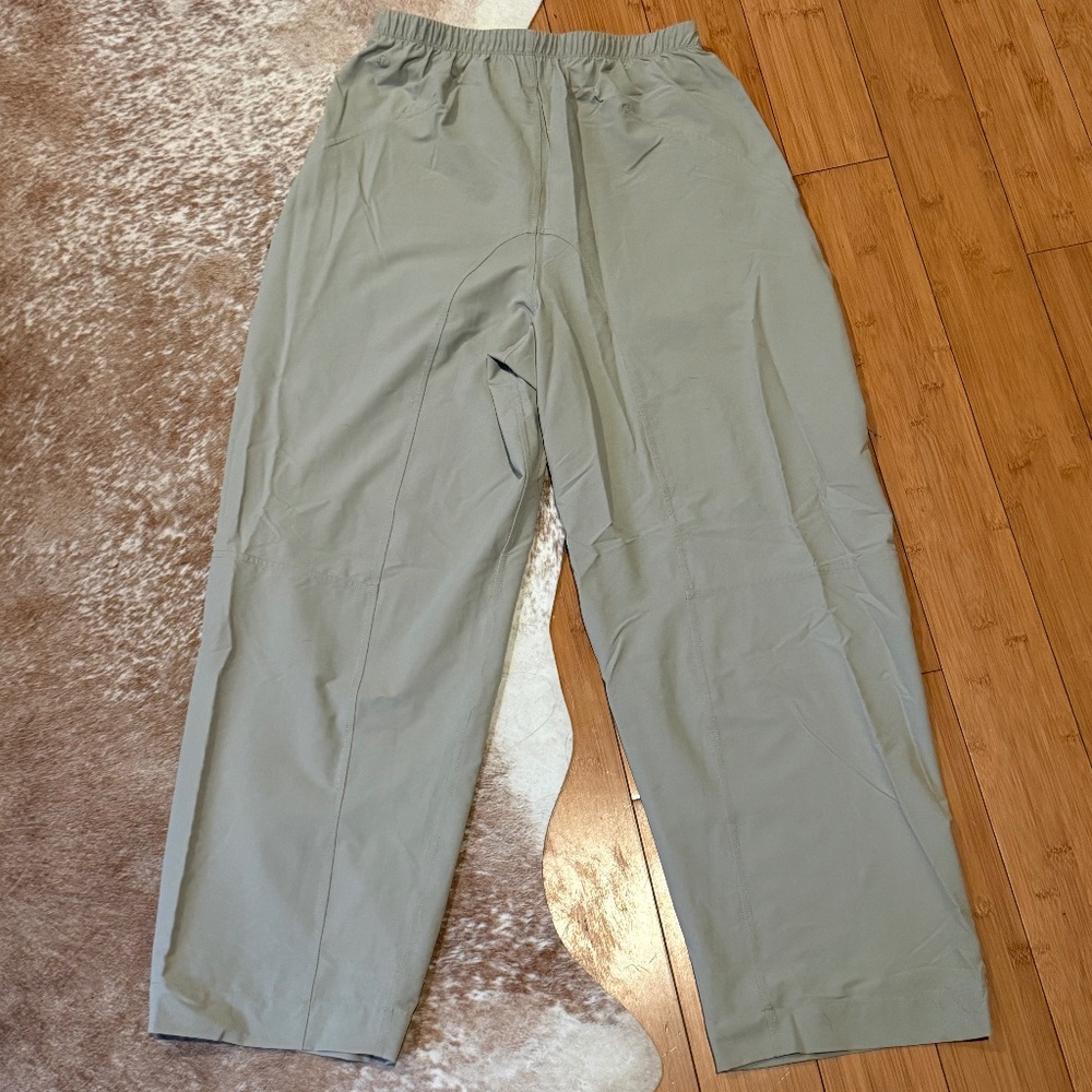 Lululemon Pants - Picture 2 of 2